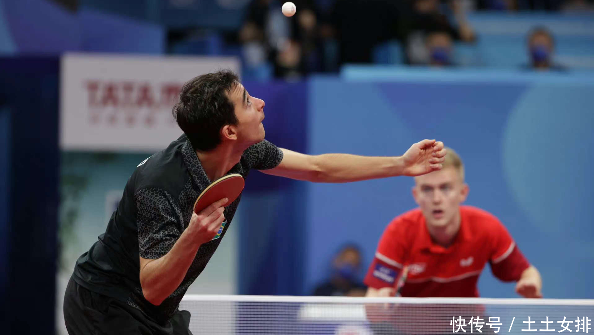 不同球场拿 不同球场拿