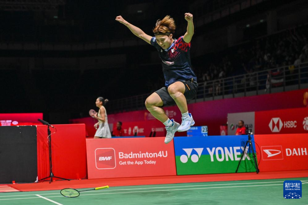 队表现出的 队表现出的