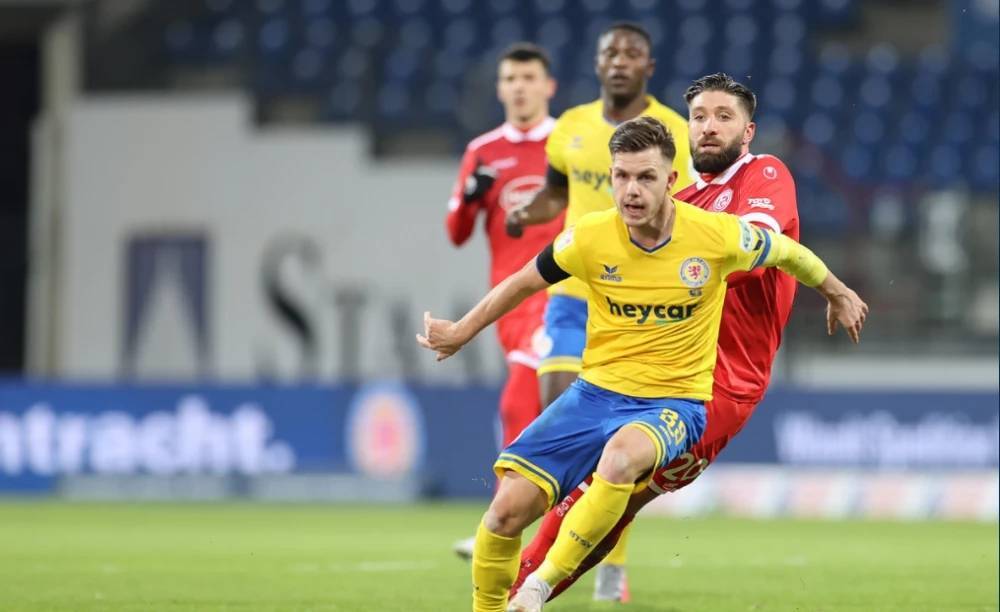 随着现场回 随着现场回