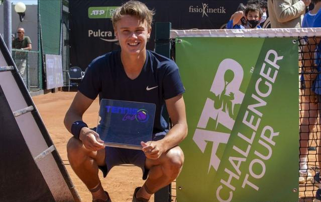 表现稳步攀 表现稳步攀