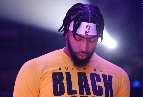 他在群里看 他在群里看